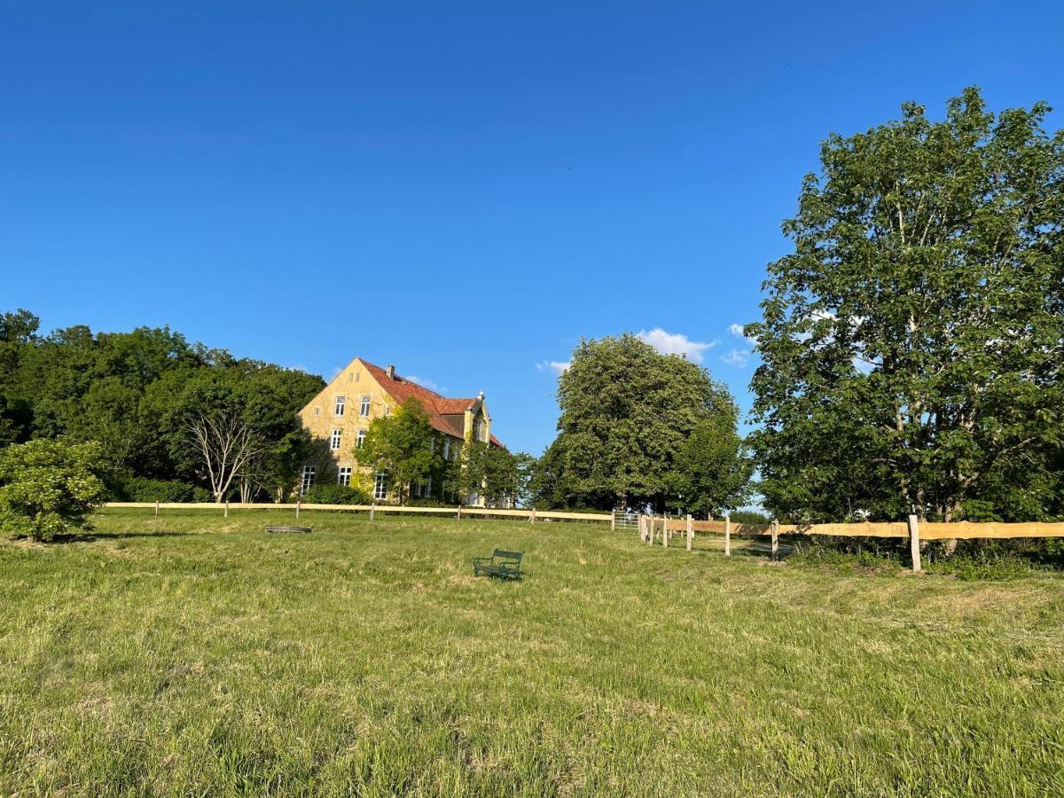 Radlerzimmer Mit Duschbad Und Minikueche In Neu Gaarz, Mitten In Der Natur Exterior photo
